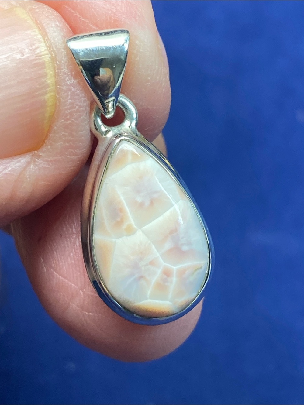 NATROLITE PENDANT IN SOLID STERLING SILVER 925